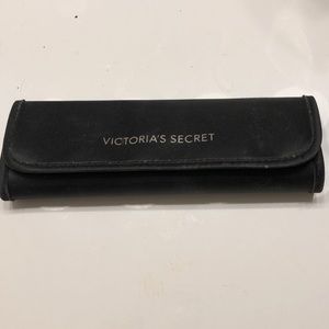 Victoria’s Secret brush set